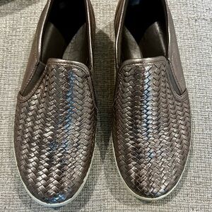 Women’s Slip-On Shoes
